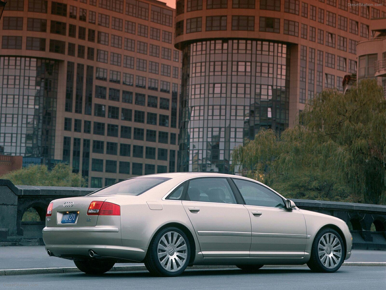 Audi A8L (2004)